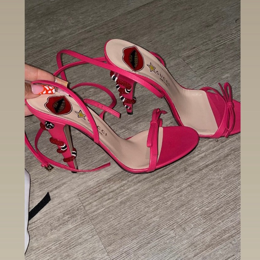 Gucci strap up sandal heel